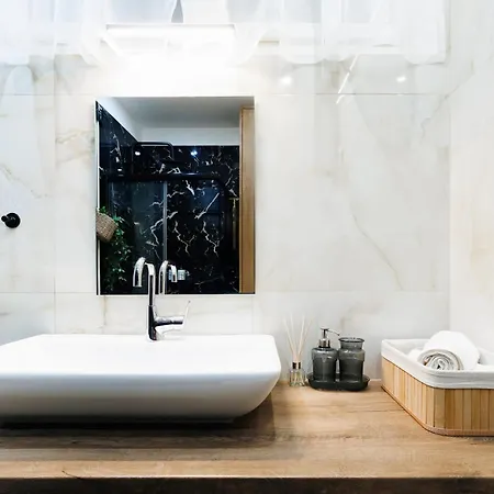 Harmonic Nest 3min To Republic Square Renovated Appartamento *