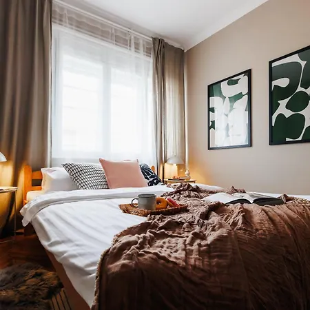 Harmonic Nest 3min To Republic Square Renovated *